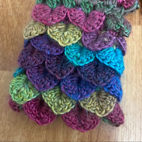 NEW HANDMADE Mermaid Fingerless Gloves - Picture 5 of 13